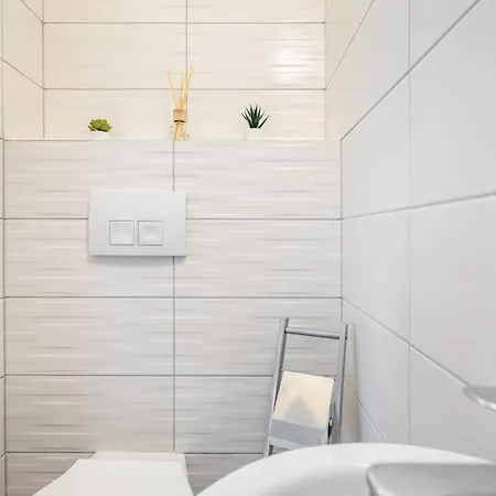 - Balcony - New - Comfy Apartamento Budapeste