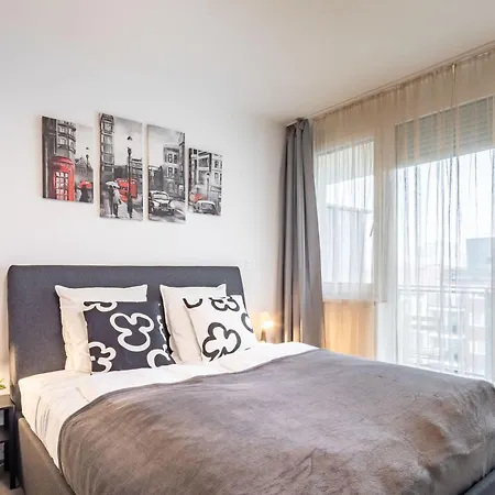 - Balcony - New - Comfy Apartamento Budapeste