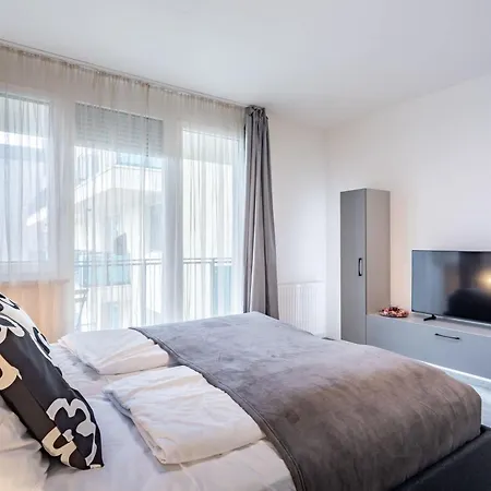 - Balcony - New - Comfy * Budapest